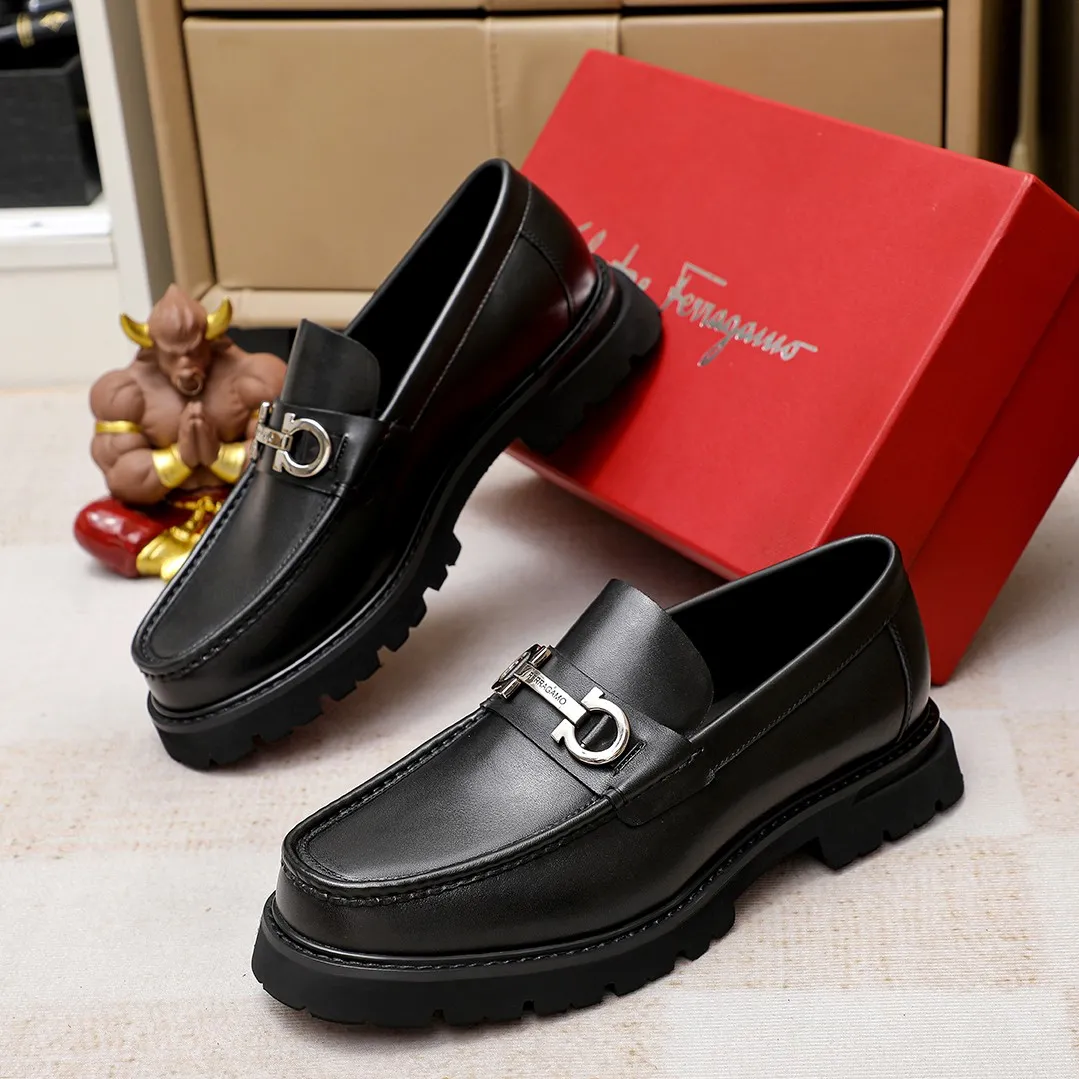 Men's shoes 💰460 🔥Ferragamo's new men's casual slip-on shoes🇨🇳Official website original 1:1 mold, original quality💯Fine workmanship, high-end luxury☘The upper is made of imported Italian first-layer cowhide🌴🐂Leather lining🍓Rubber wear-resistant and non-slip outsole, breathable and comfortable to wear🍍The first choice for high-grade men🍉3 colors available! Code number 38-45……
